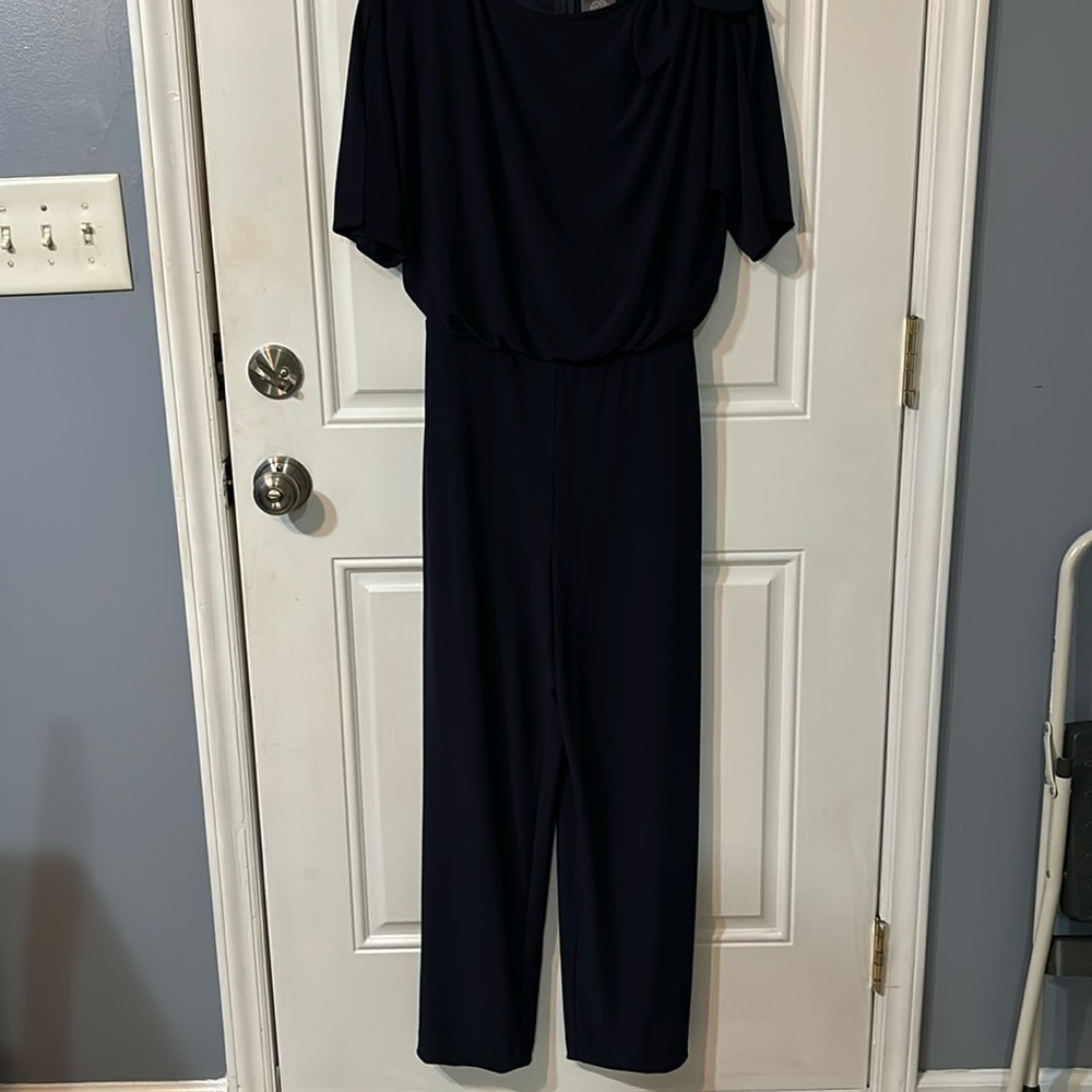 VINCE CAMUTO Size 2 Navy Blue Jumpsuit